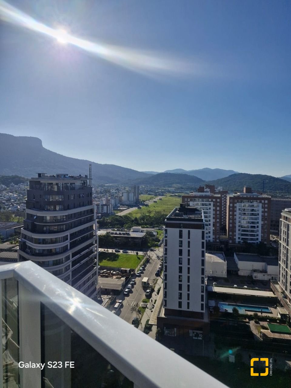 Cobertura com 125m², 3 quartos (sendo 2 suítes), 2 garagens, no bairro Pedra Branca em Palhoça