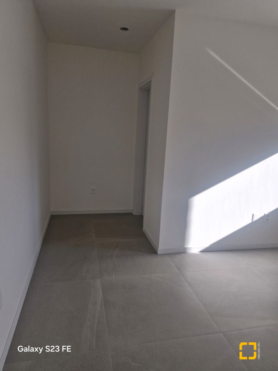 Cobertura com 125m², 3 quartos (sendo 2 suítes), 2 garagens, no bairro Pedra Branca em Palhoça