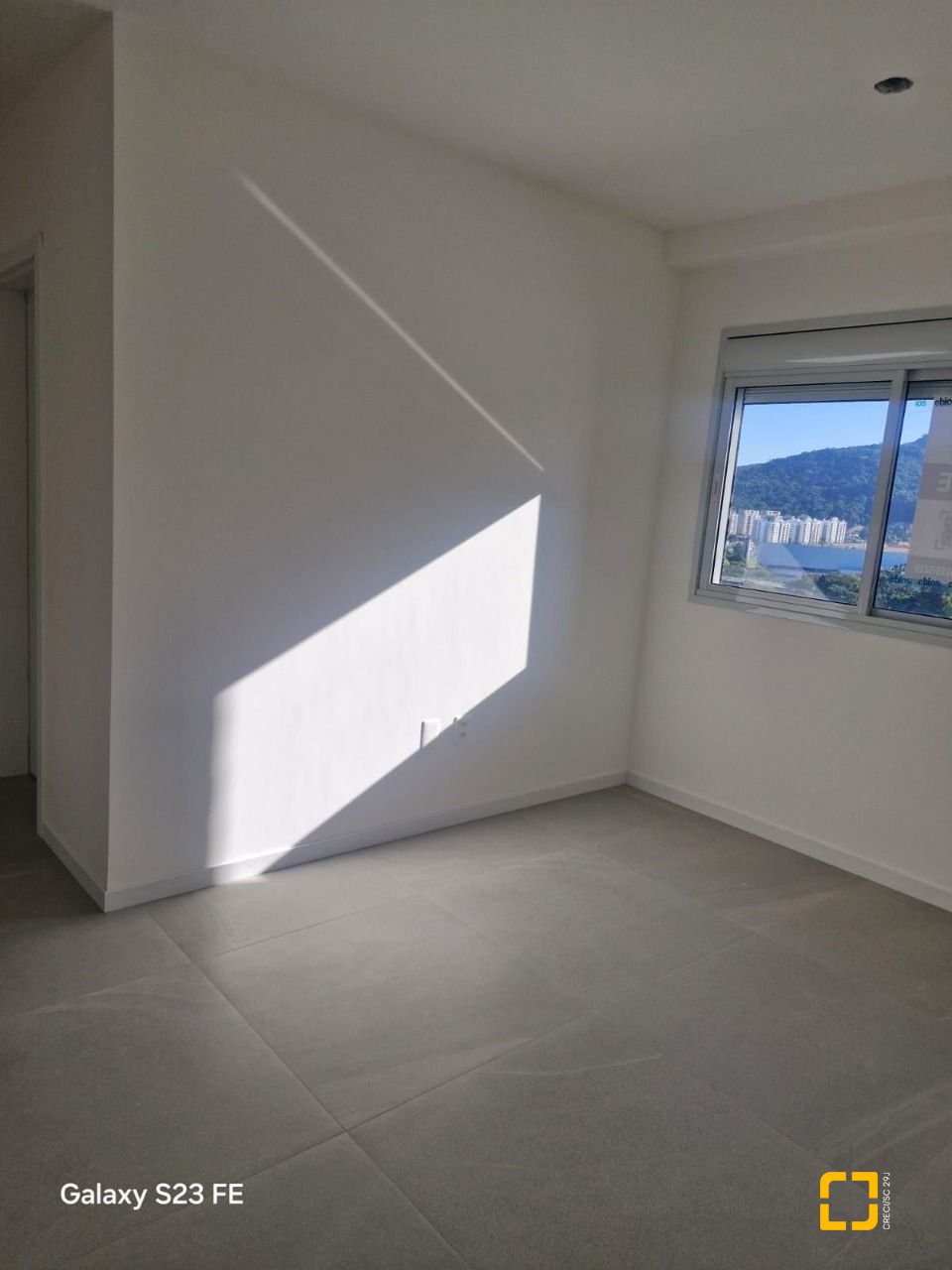 Cobertura com 125m², 3 quartos (sendo 2 suítes), 2 garagens, no bairro Pedra Branca em Palhoça