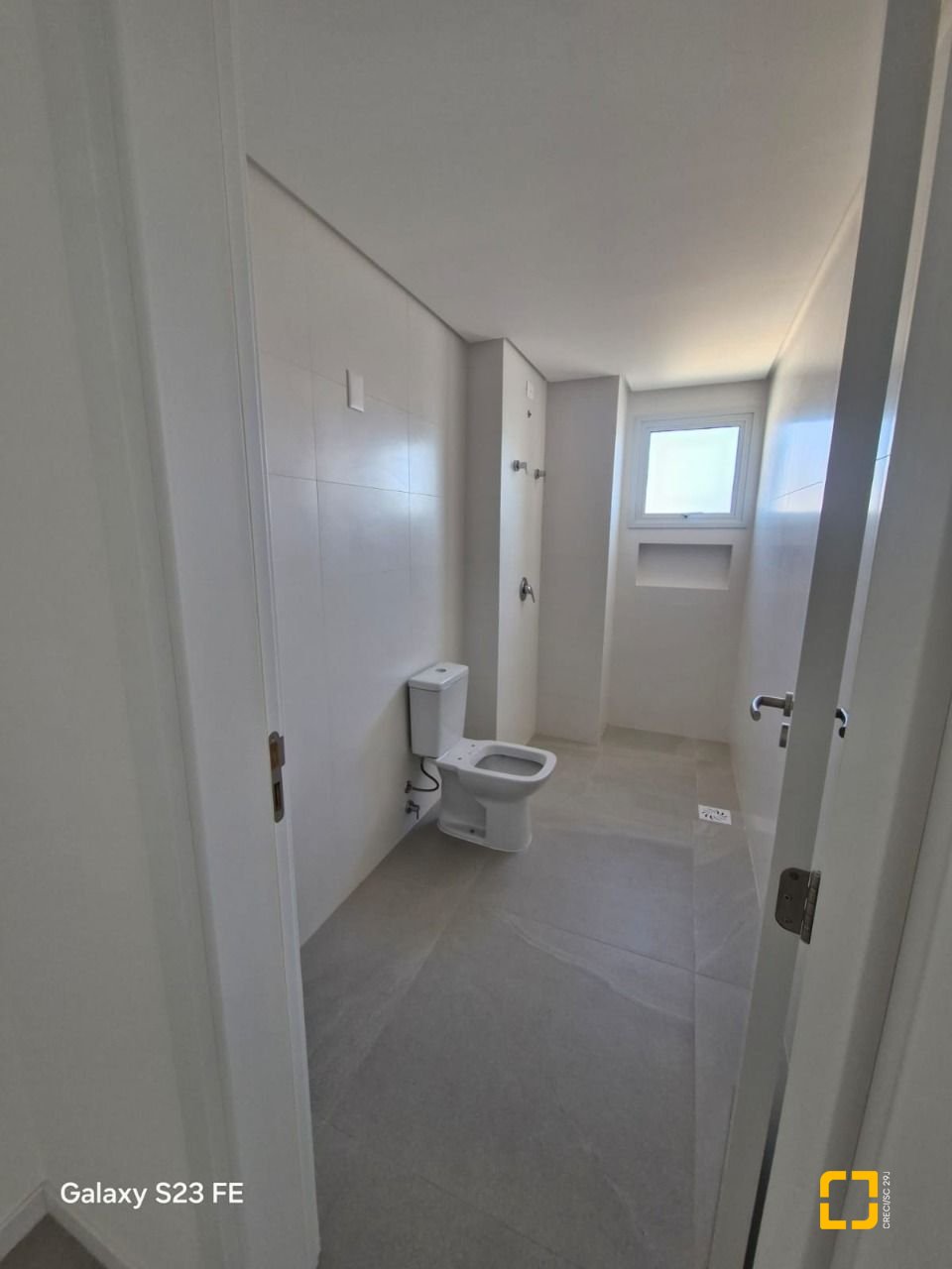 Cobertura com 125m², 3 quartos (sendo 2 suítes), 2 garagens, no bairro Pedra Branca em Palhoça