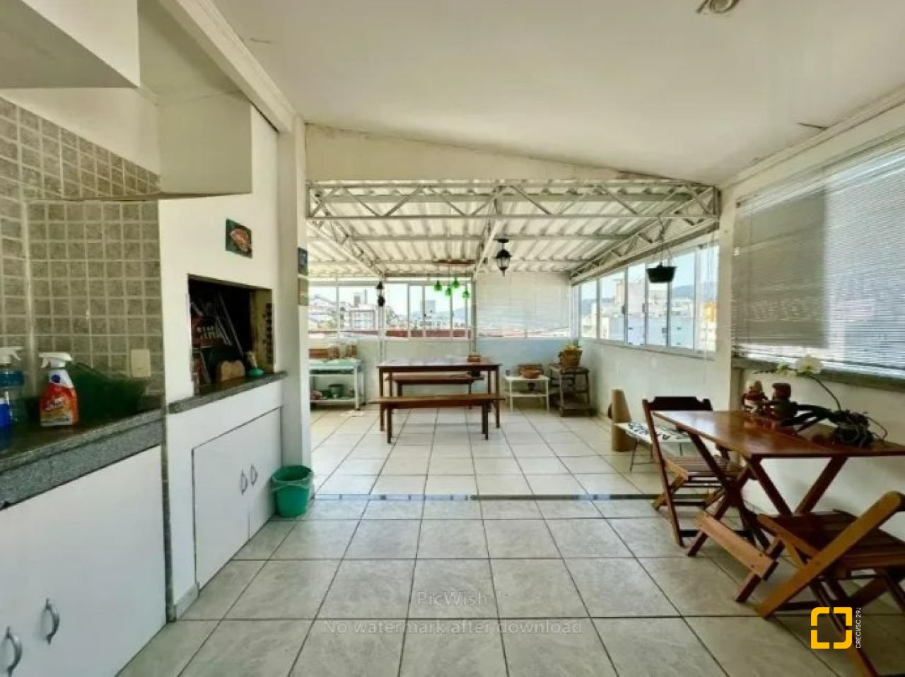 Cobertura com 68m², 3 quartos (sendo 1 suíte), 1 garagem, no bairro Trindade em Florianópolis