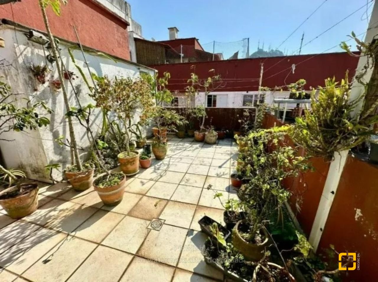 Cobertura com 68m², 3 quartos (sendo 1 suíte), 1 garagem, no bairro Trindade em Florianópolis