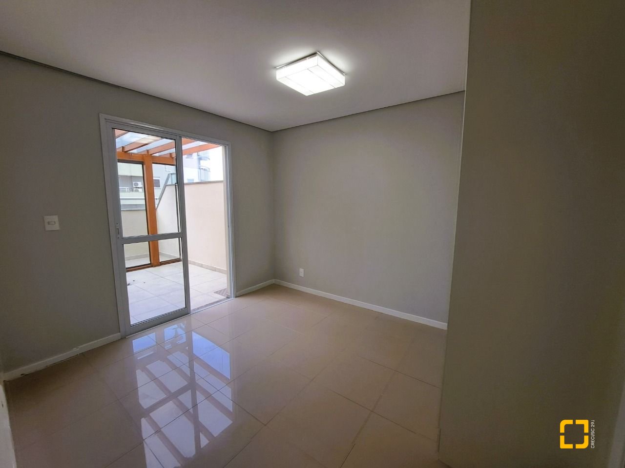 Cobertura com 134m², 3 quartos (sendo 1 suíte), 1 garagem, no bairro Nossa Senhora do Rosário em São José