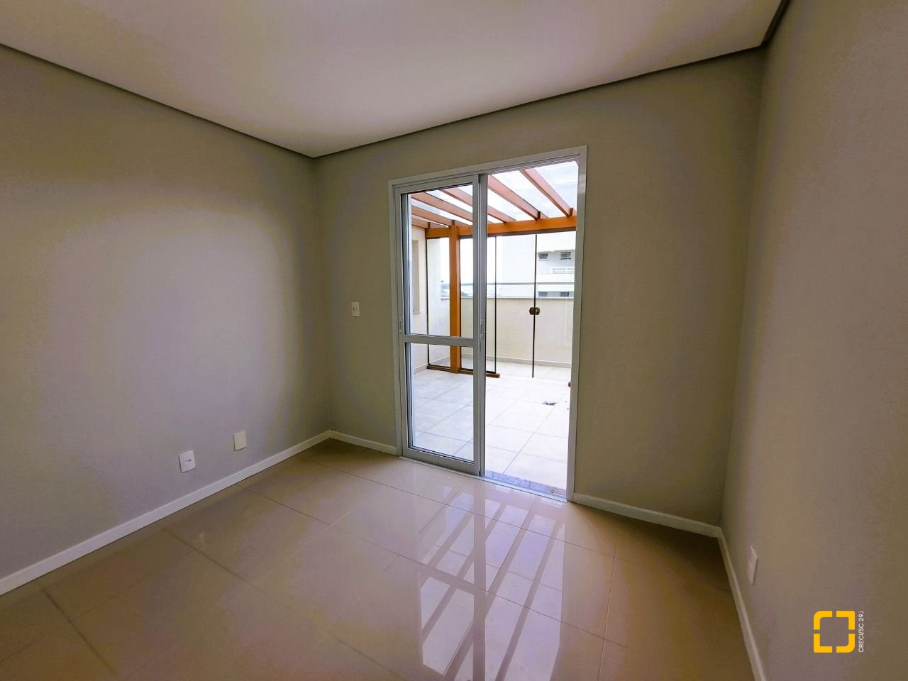 Cobertura com 134m², 3 quartos (sendo 1 suíte), 1 garagem, no bairro Nossa Senhora do Rosário em São José