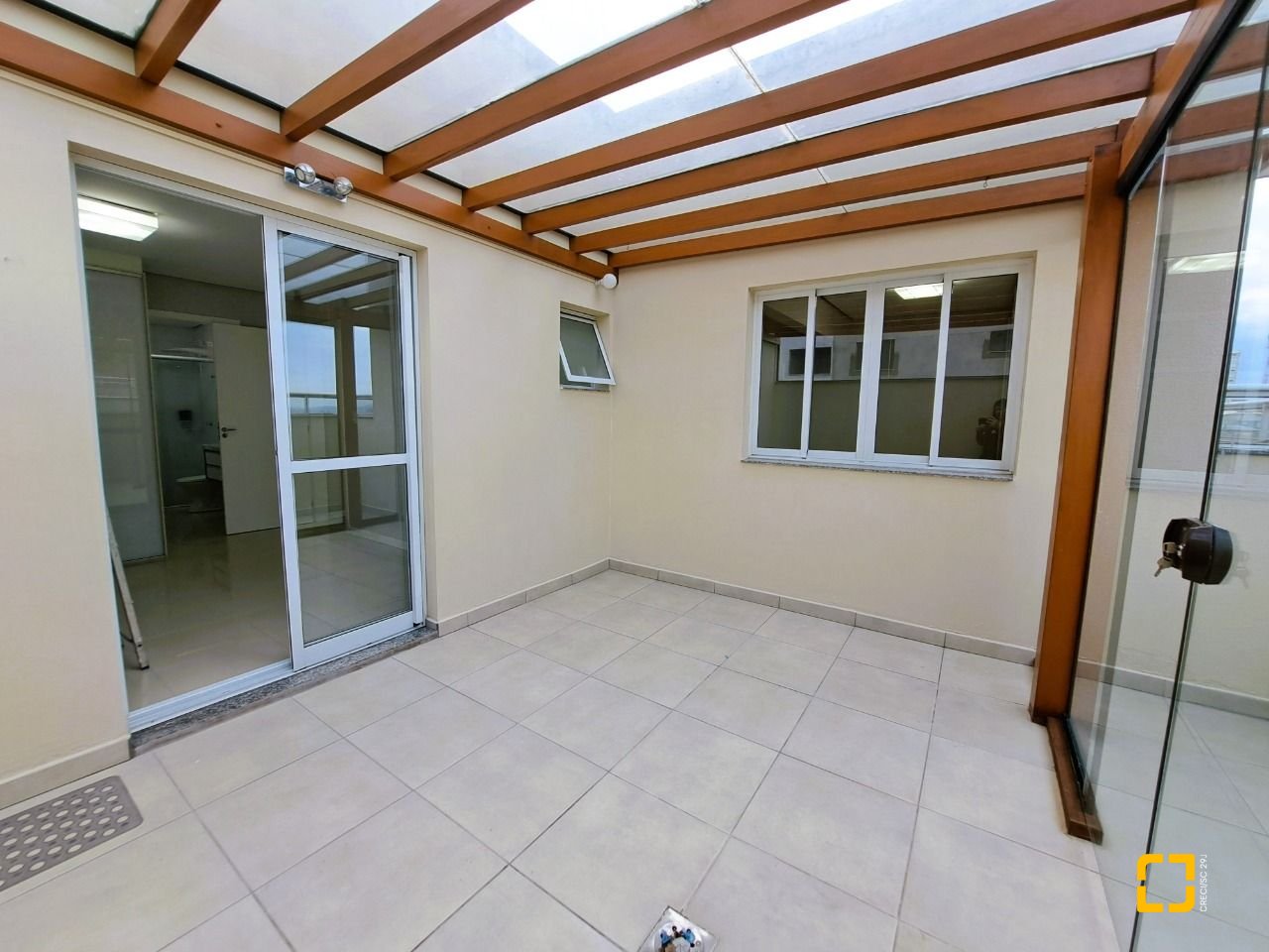 Cobertura com 134m², 3 quartos (sendo 1 suíte), 1 garagem, no bairro Nossa Senhora do Rosário em São José