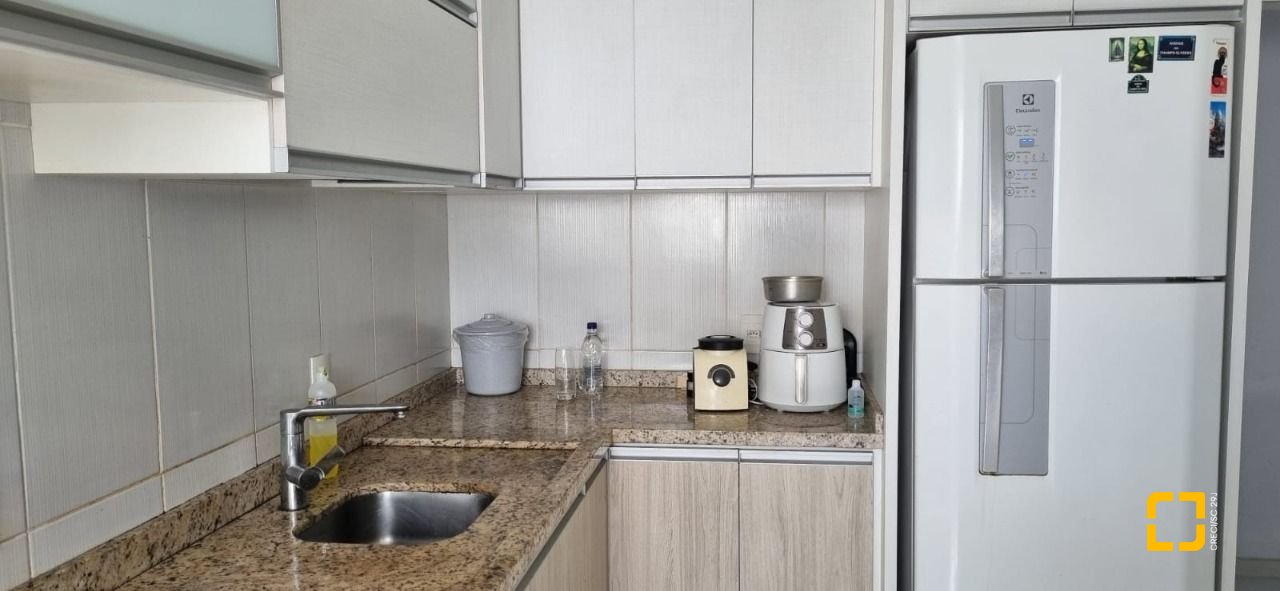 Apartamento com 93m², 3 quartos (sendo 1 suíte), 1 garagem, no bairro Centro em Florianópolis