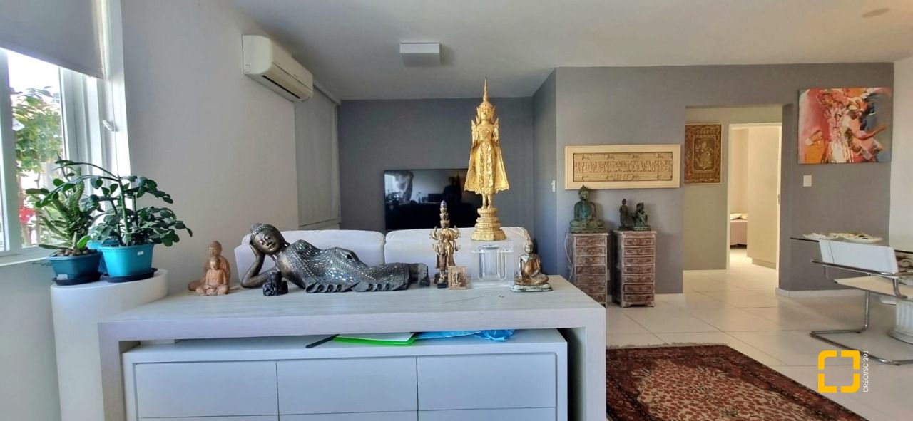 Apartamento com 93m², 3 quartos (sendo 1 suíte), 1 garagem, no bairro Centro em Florianópolis
