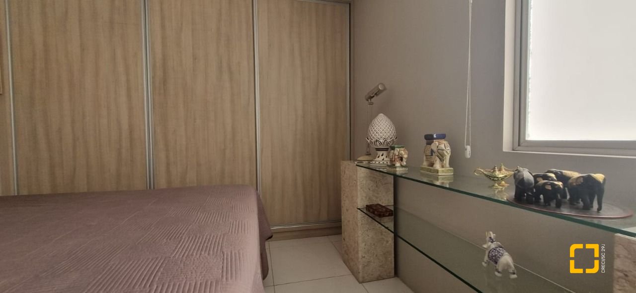 Apartamento com 93m², 3 quartos (sendo 1 suíte), 1 garagem, no bairro Centro em Florianópolis
