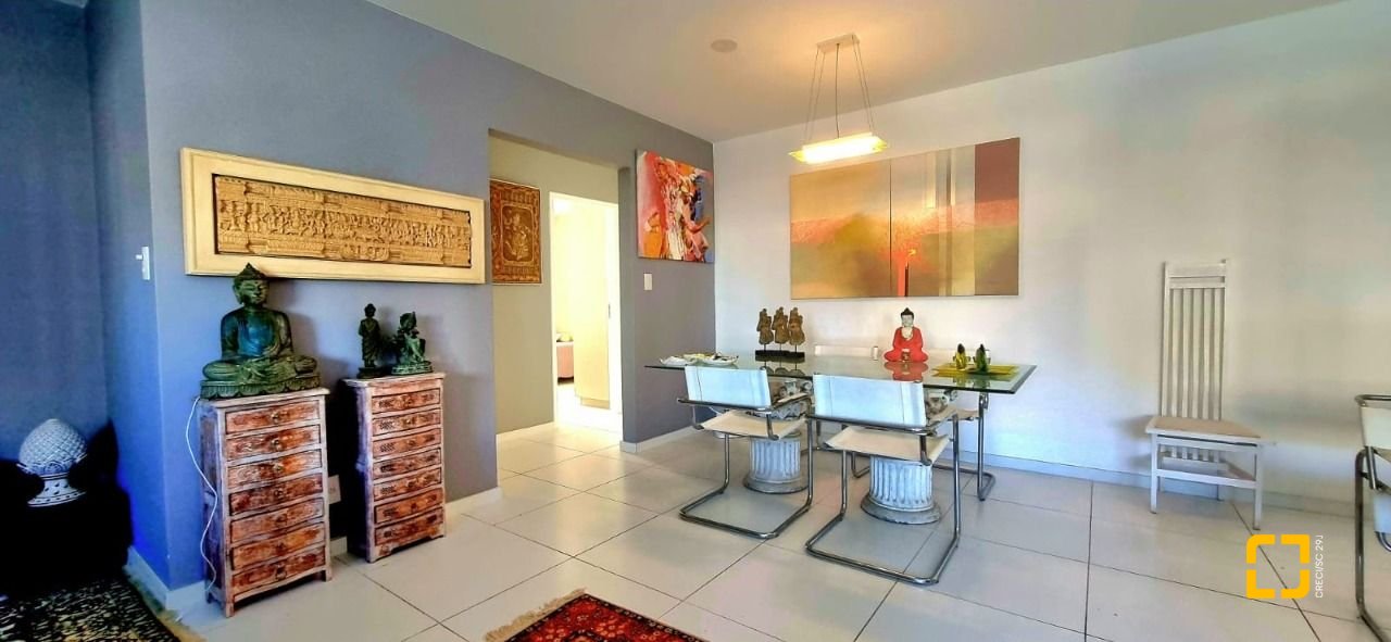 Apartamento com 93m², 3 quartos (sendo 1 suíte), 1 garagem, no bairro Centro em Florianópolis