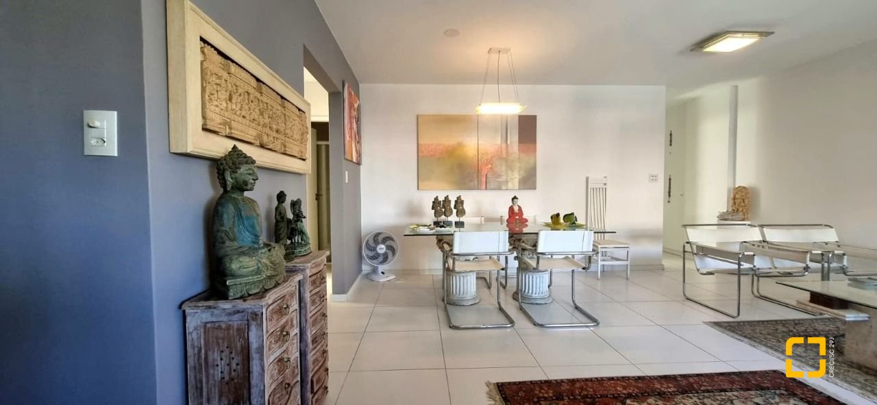 Apartamento com 93m², 3 quartos (sendo 1 suíte), 1 garagem, no bairro Centro em Florianópolis