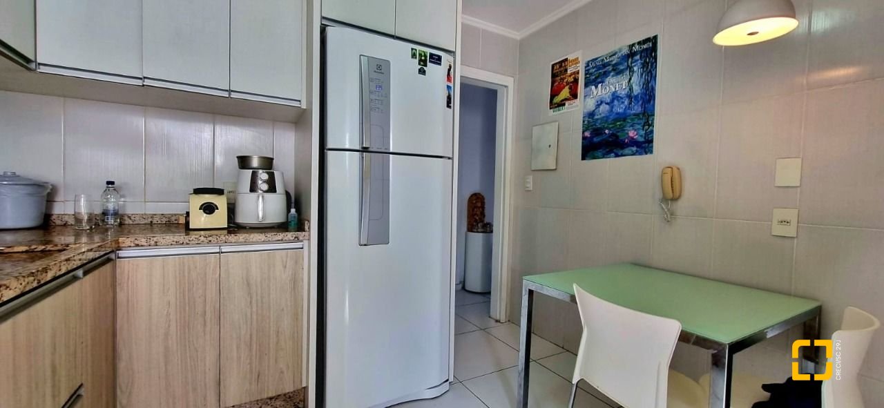 Apartamento com 93m², 3 quartos (sendo 1 suíte), 1 garagem, no bairro Centro em Florianópolis
