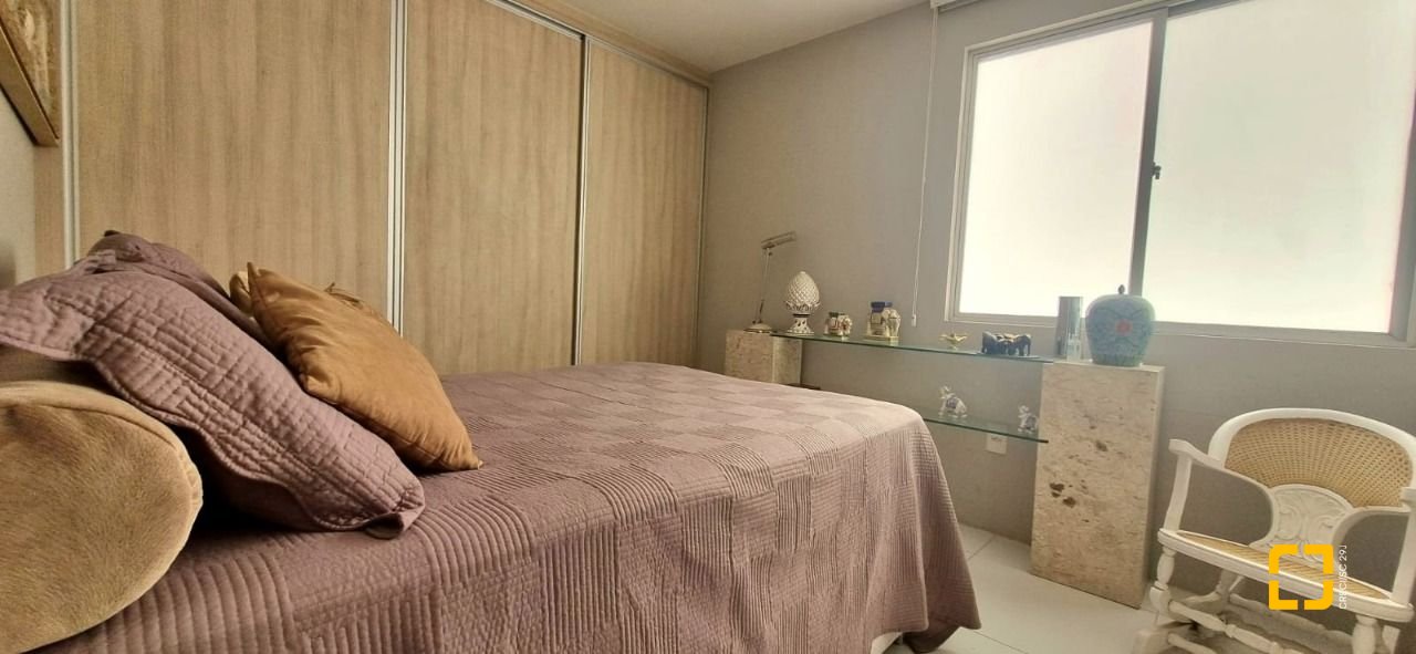 Apartamento com 93m², 3 quartos (sendo 1 suíte), 1 garagem, no bairro Centro em Florianópolis