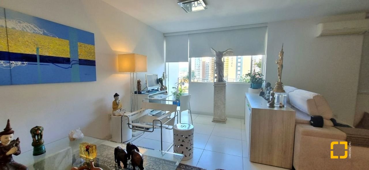 Apartamento com 93m², 3 quartos (sendo 1 suíte), 1 garagem, no bairro Centro em Florianópolis