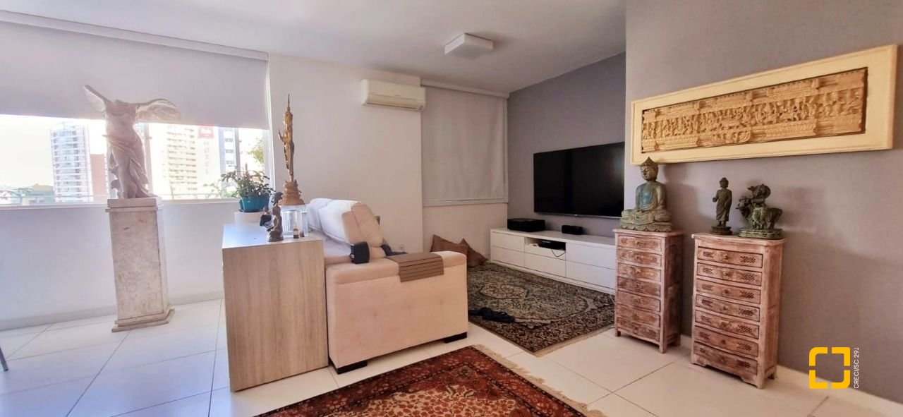 Apartamento com 93m², 3 quartos (sendo 1 suíte), 1 garagem, no bairro Centro em Florianópolis
