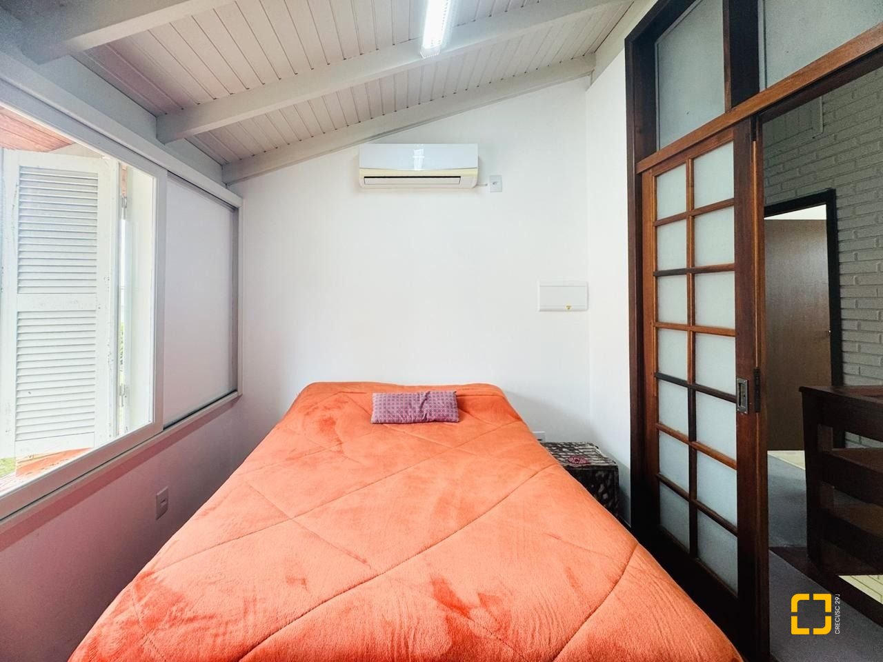 Casa com 160m², 4 quartos, 2 garagens, no bairro Lagoa da Conceição em Florianópolis