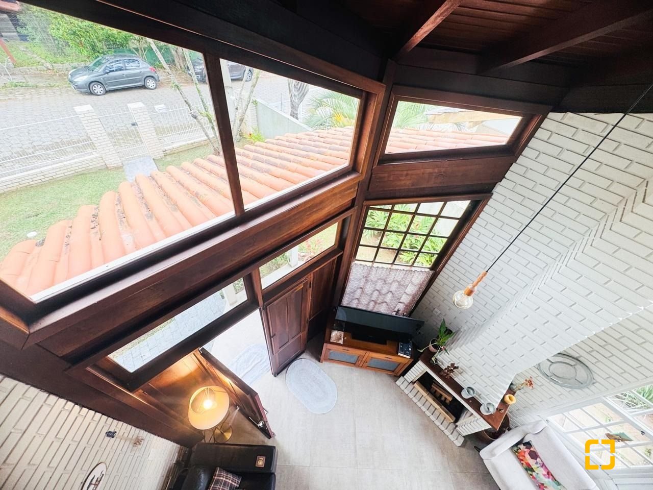 Casa com 160m², 4 quartos, 2 garagens, no bairro Lagoa da Conceição em Florianópolis