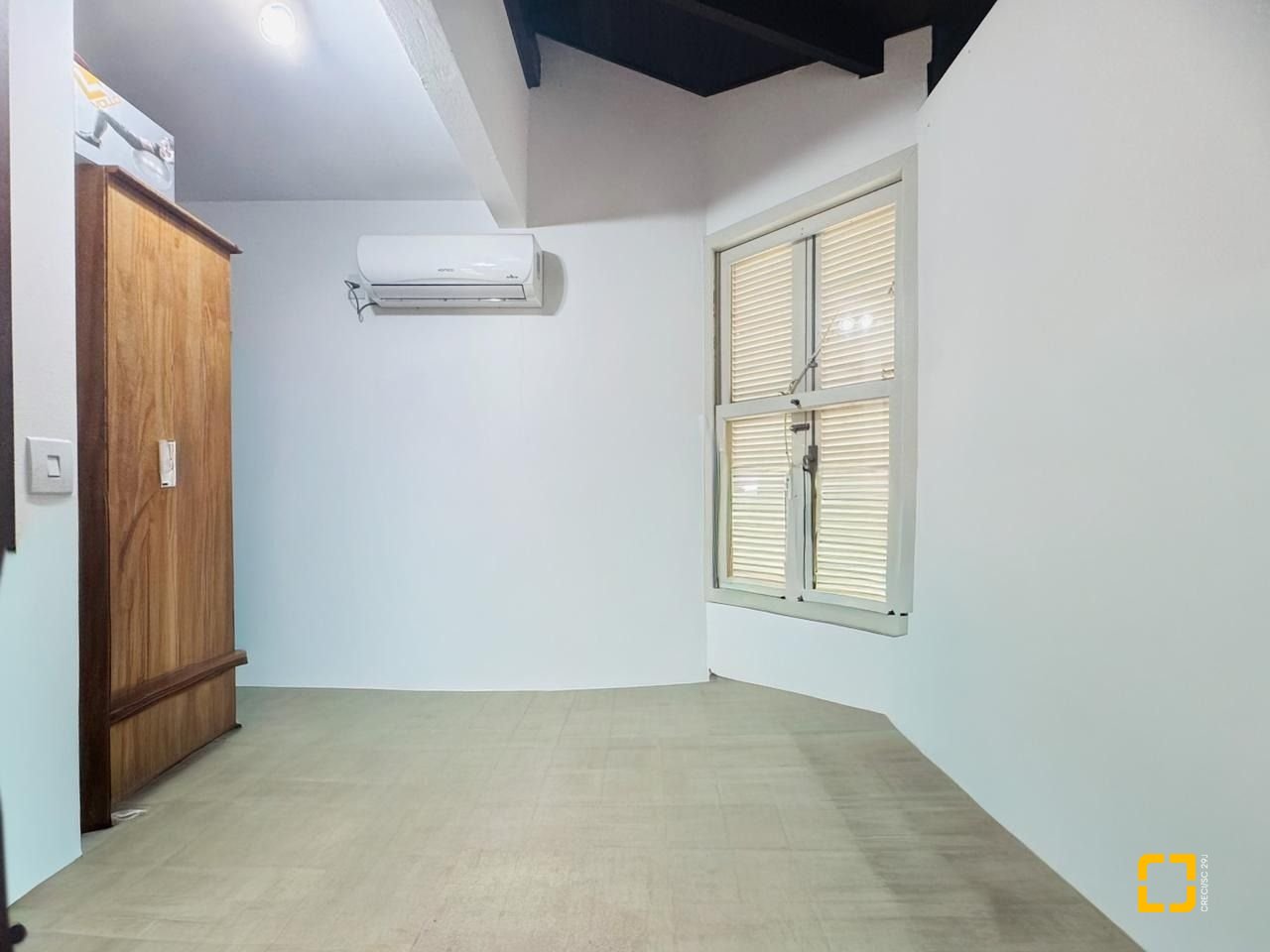 Casa com 160m², 4 quartos, 2 garagens, no bairro Lagoa da Conceição em Florianópolis