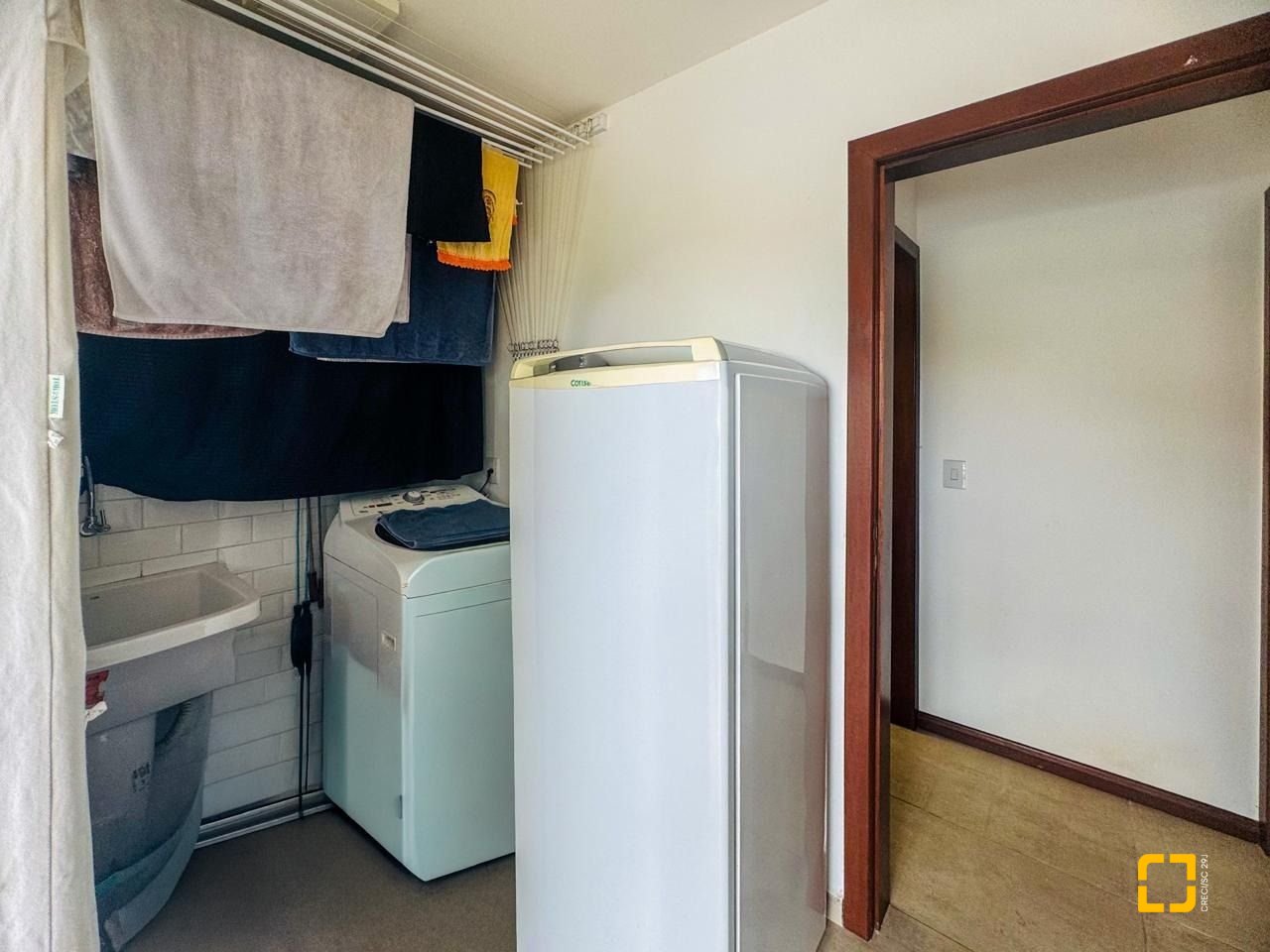 Casa com 160m², 4 quartos, 2 garagens, no bairro Lagoa da Conceição em Florianópolis