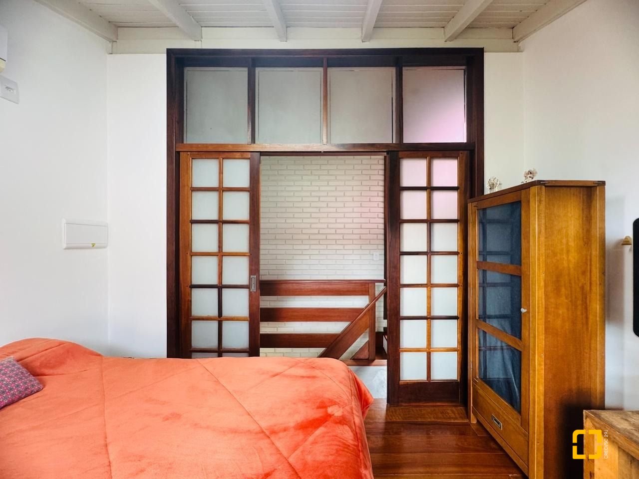 Casa com 160m², 4 quartos, 2 garagens, no bairro Lagoa da Conceição em Florianópolis