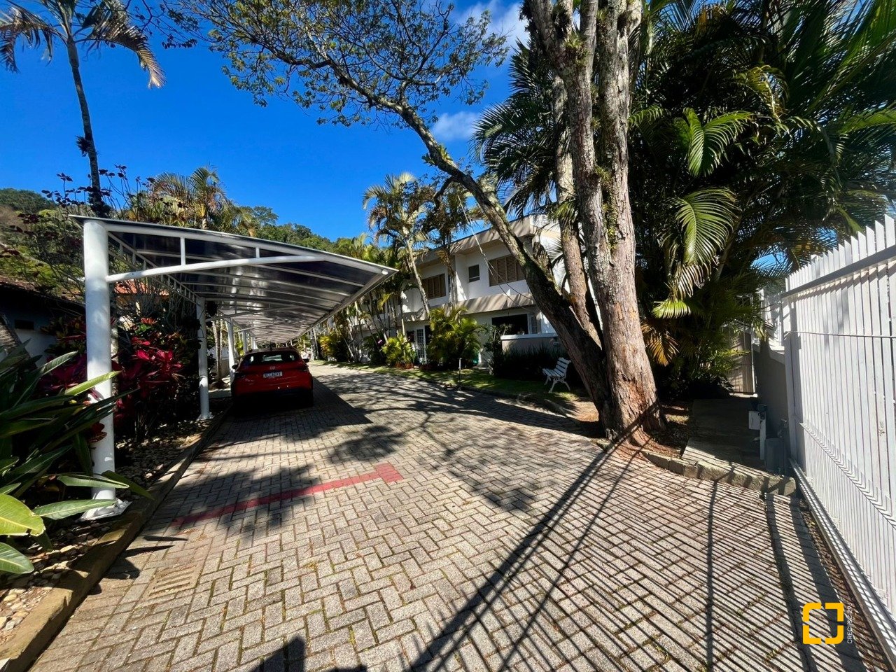 Casa de Condomínio com 73m², 2 quartos, 1 garagem, no bairro Jurerê em Florianópolis