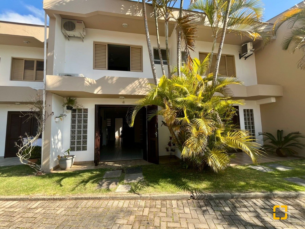 Casa de Condomínio com 73m², 2 quartos, 1 garagem, no bairro Jurerê em Florianópolis