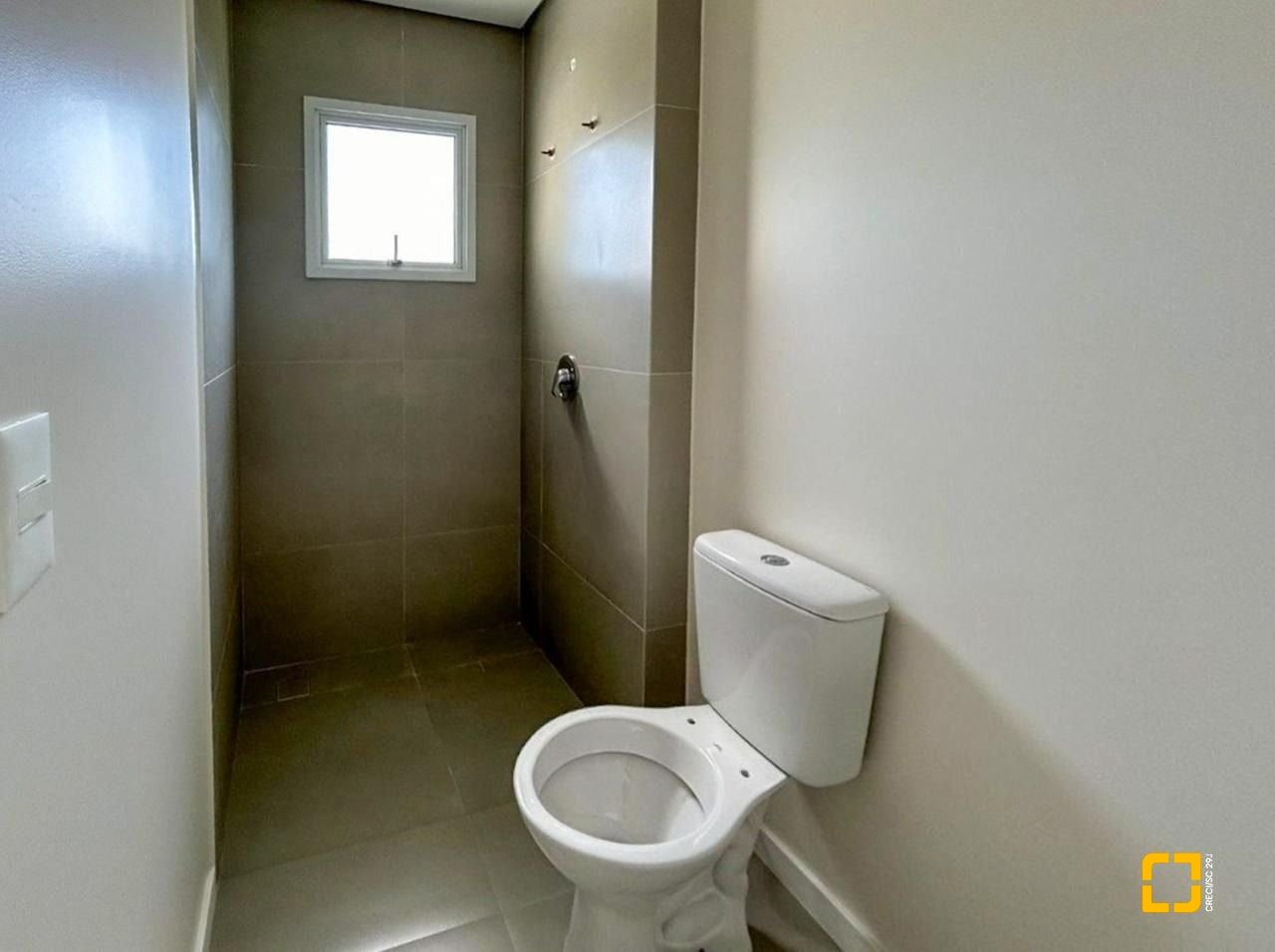 Casa de Condomínio com 95m², 4 quartos (sendo 1 suíte), 1 garagem, no bairro Morro das Pedras em Florianópolis