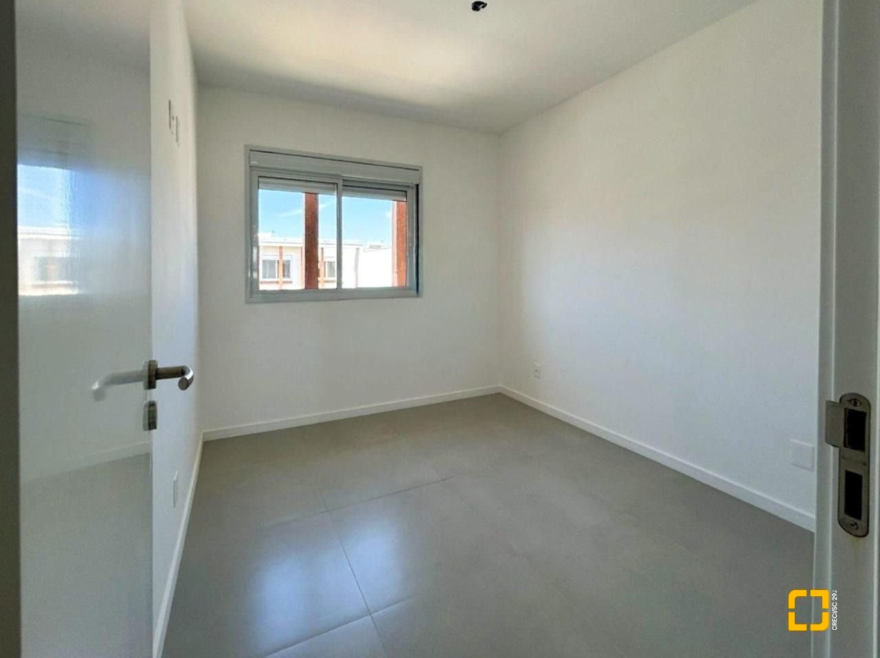 Casa de Condomínio com 95m², 4 quartos (sendo 1 suíte), 1 garagem, no bairro Morro das Pedras em Florianópolis