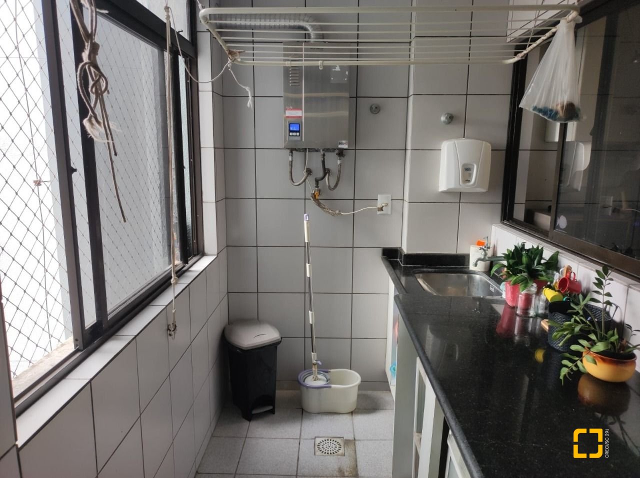 Apartamento com 155m², 4 quartos (sendo 1 suíte), 1 garagem, no bairro Estreito em Florianópolis