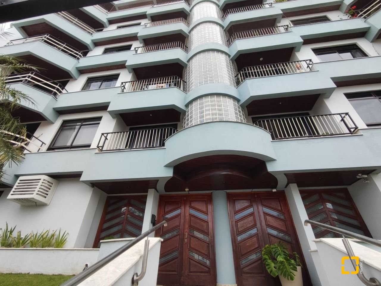 Apartamento com 155m², 4 quartos (sendo 1 suíte), 1 garagem, no bairro Estreito em Florianópolis