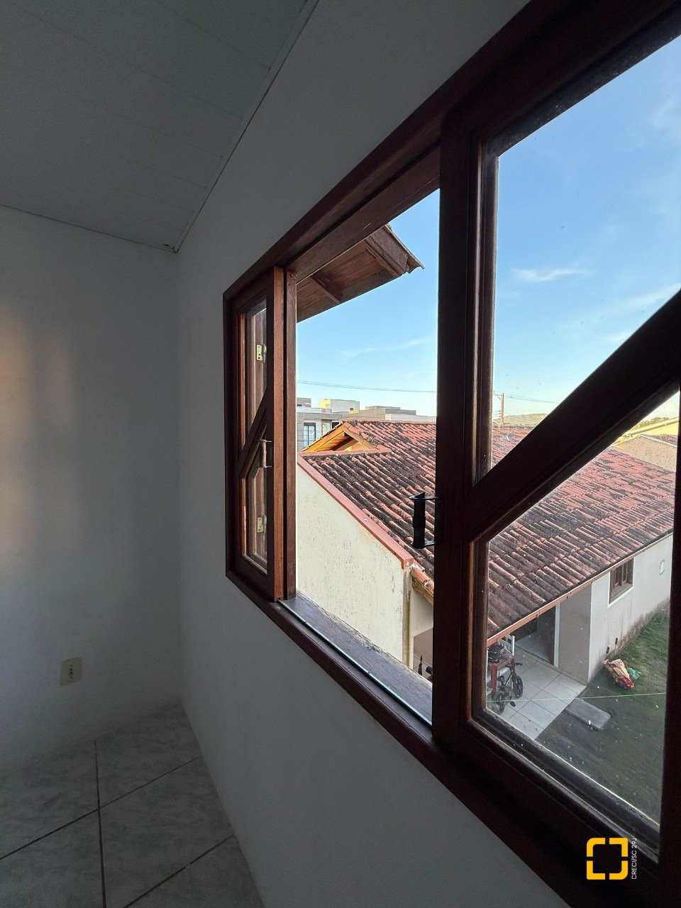 Casa com 140m², 5 quartos (sendo 1 suíte), 1 garagem, no bairro Ingleses em Florianópolis