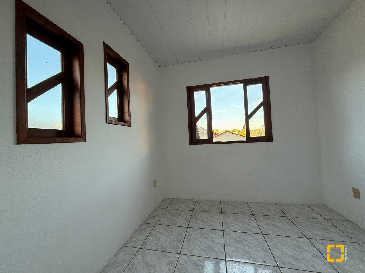 Casa com 140m², 5 quartos (sendo 1 suíte), 1 garagem, no bairro Ingleses em Florianópolis