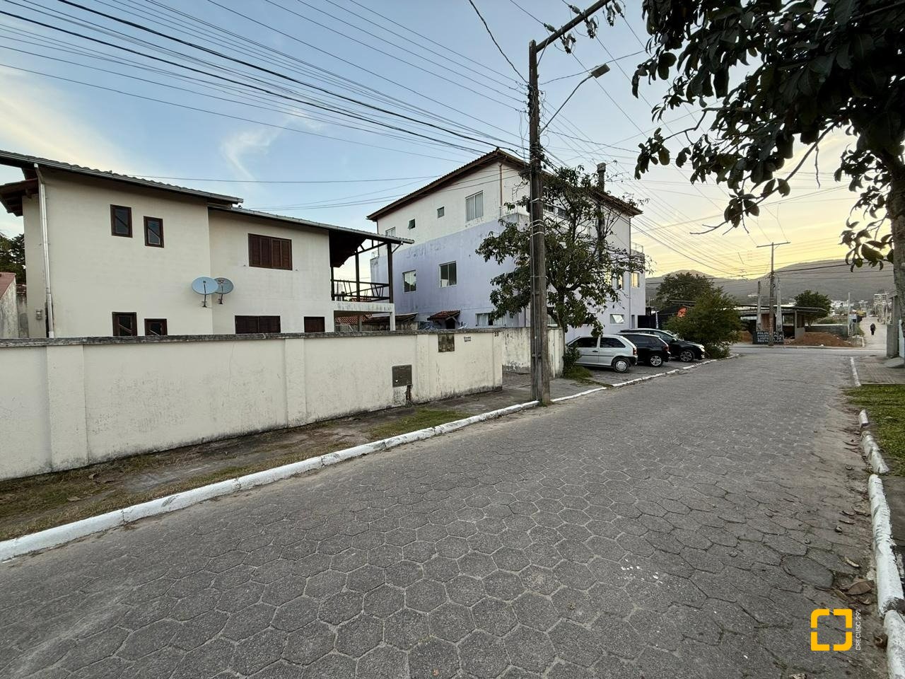 Casa com 140m², 5 quartos (sendo 1 suíte), 1 garagem, no bairro Ingleses em Florianópolis