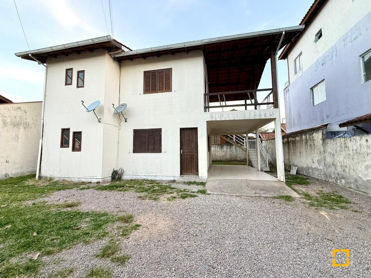 Casa com 140m², 5 quartos (sendo 1 suíte), 1 garagem, no bairro Ingleses em Florianópolis