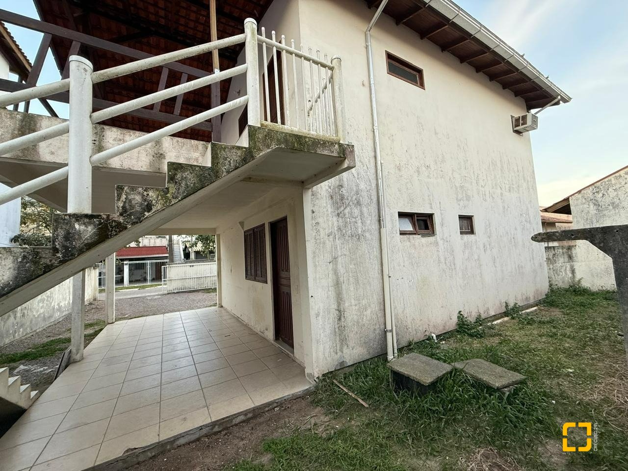 Casa com 140m², 5 quartos (sendo 1 suíte), 1 garagem, no bairro Ingleses em Florianópolis