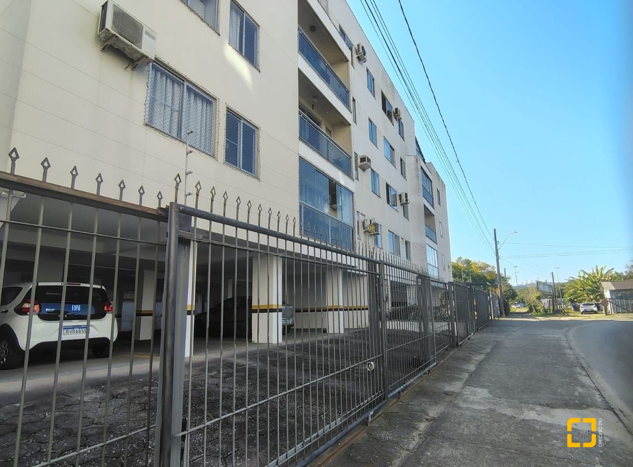 Apartamento com 74m², 3 quartos, 2 garagens, no bairro Trindade em Florianópolis
