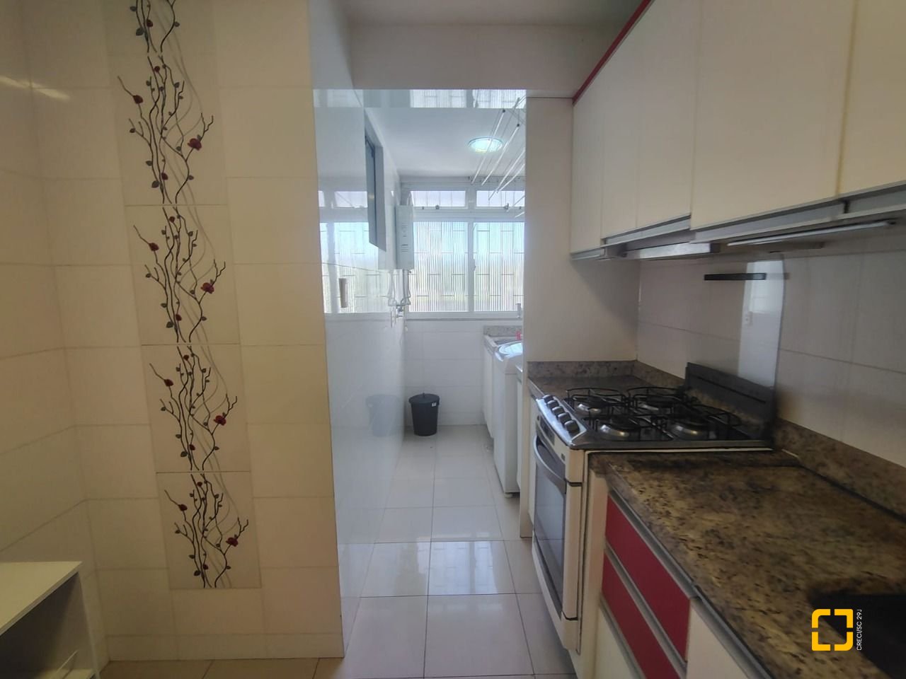 Apartamento com 74m², 3 quartos, 2 garagens, no bairro Trindade em Florianópolis