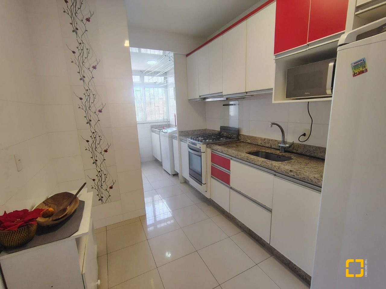 Apartamento com 74m², 3 quartos, 2 garagens, no bairro Trindade em Florianópolis
