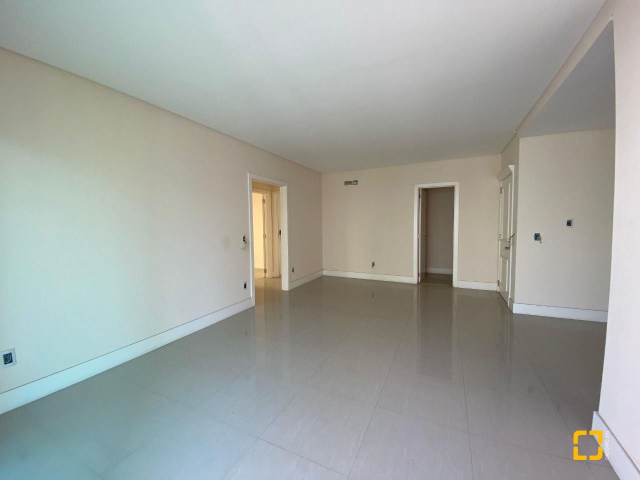 Apartamento com 95m², 4 quartos (sendo 1 suíte), 1 garagem, no bairro Pedra Branca em Palhoça