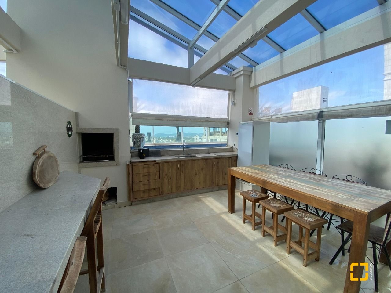 Apartamento com 95m², 4 quartos (sendo 1 suíte), 1 garagem, no bairro Pedra Branca em Palhoça