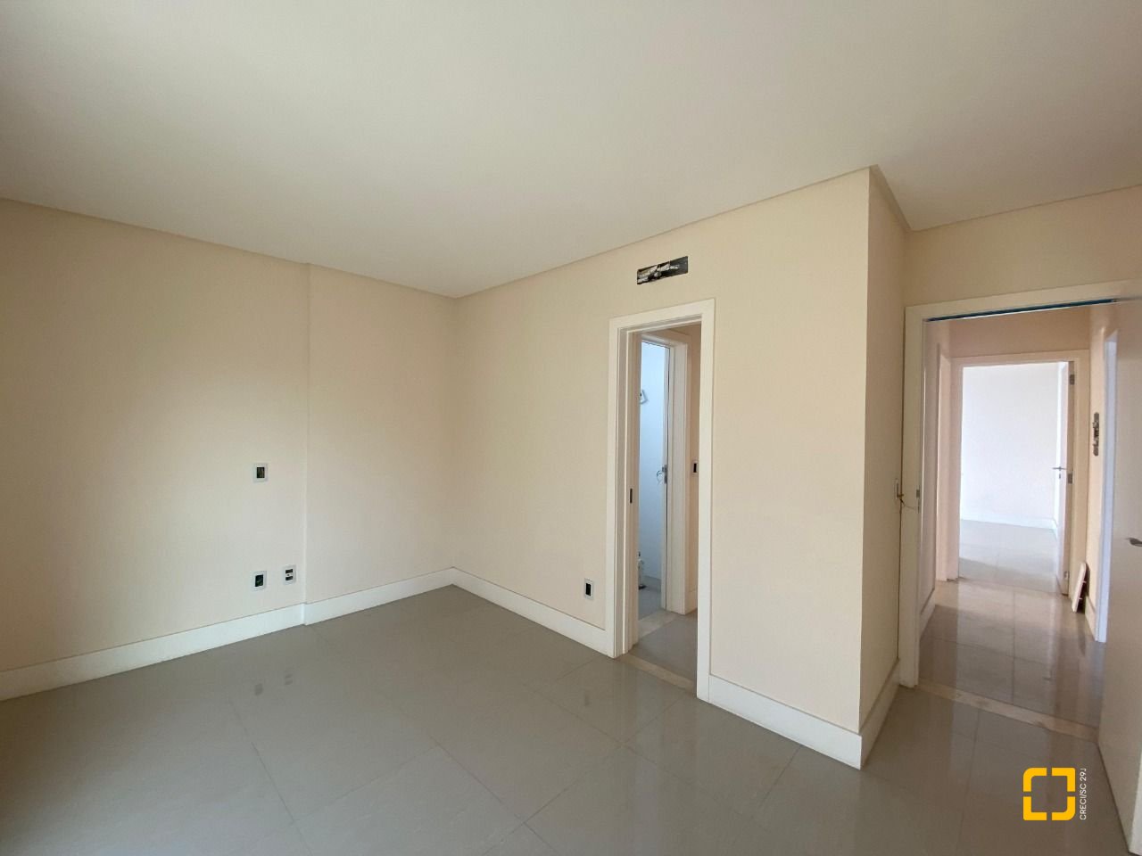 Apartamento com 95m², 4 quartos (sendo 1 suíte), 1 garagem, no bairro Pedra Branca em Palhoça