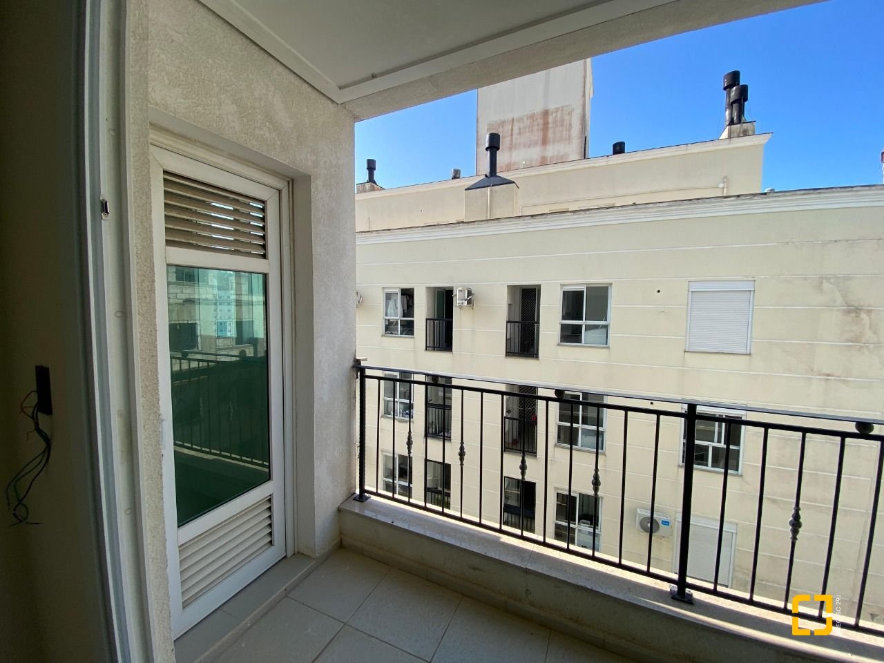 Apartamento com 95m², 3 quartos (sendo 1 suíte), 1 garagem, no bairro Pedra Branca em Palhoça