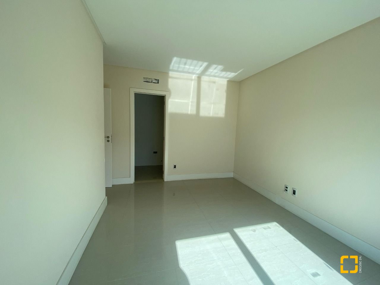 Apartamento com 98m², 4 quartos (sendo 1 suíte), 1 garagem, no bairro Pedra Branca em Palhoça