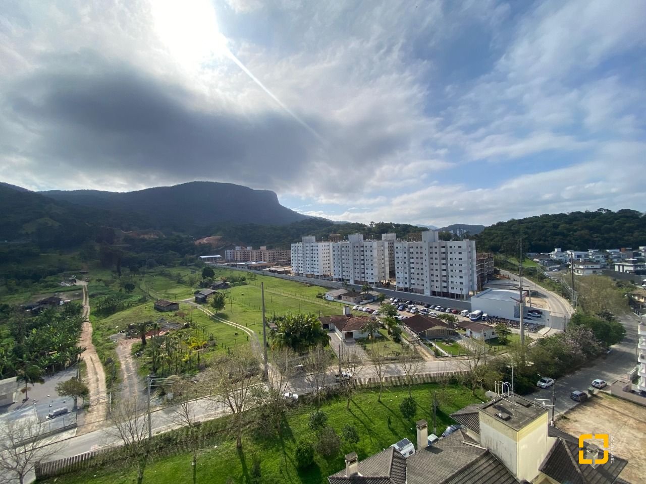 Apartamento com 98m², 4 quartos (sendo 1 suíte), 1 garagem, no bairro Pedra Branca em Palhoça