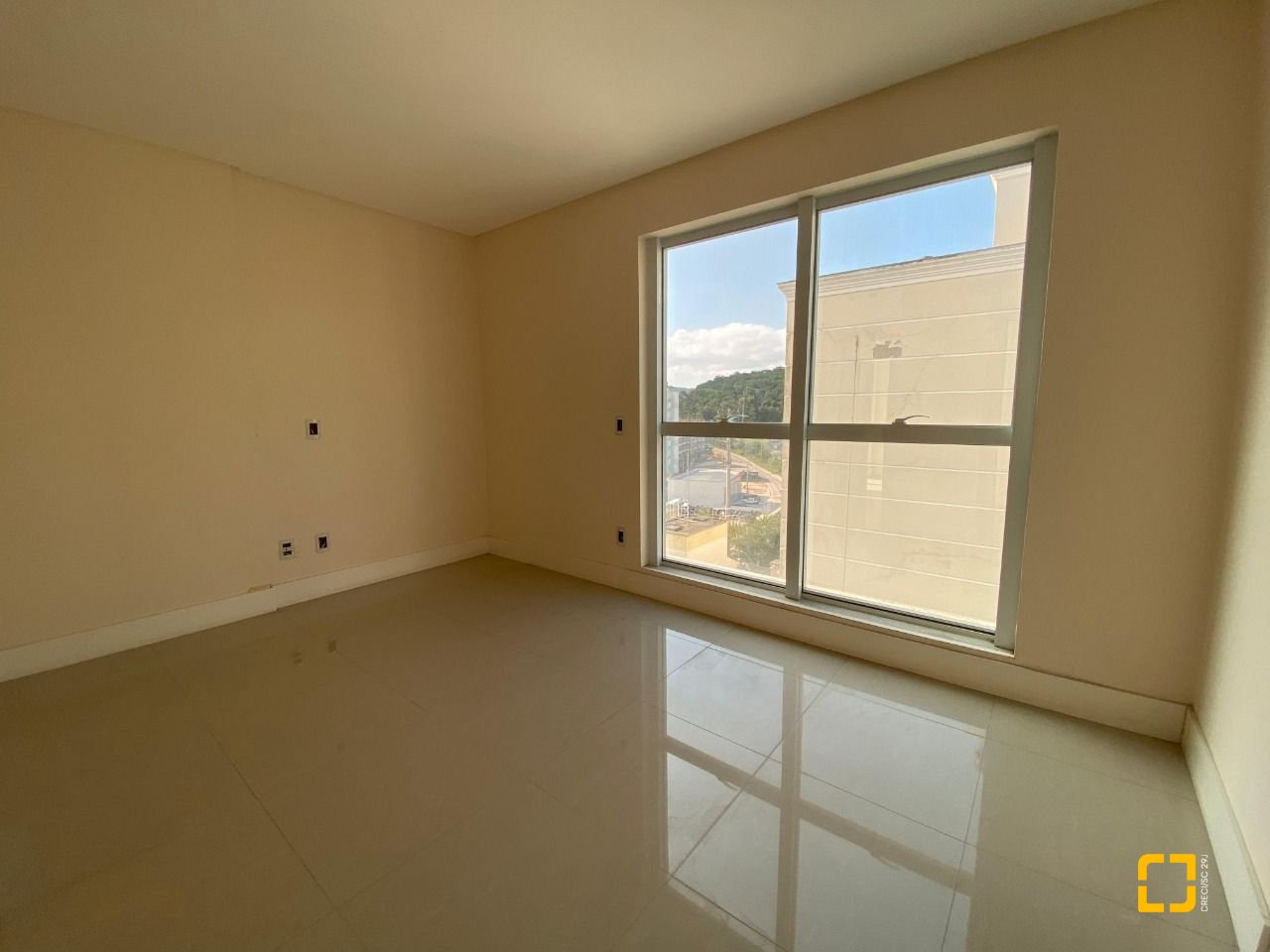 Apartamento com 98m², 4 quartos (sendo 1 suíte), 1 garagem, no bairro Pedra Branca em Palhoça