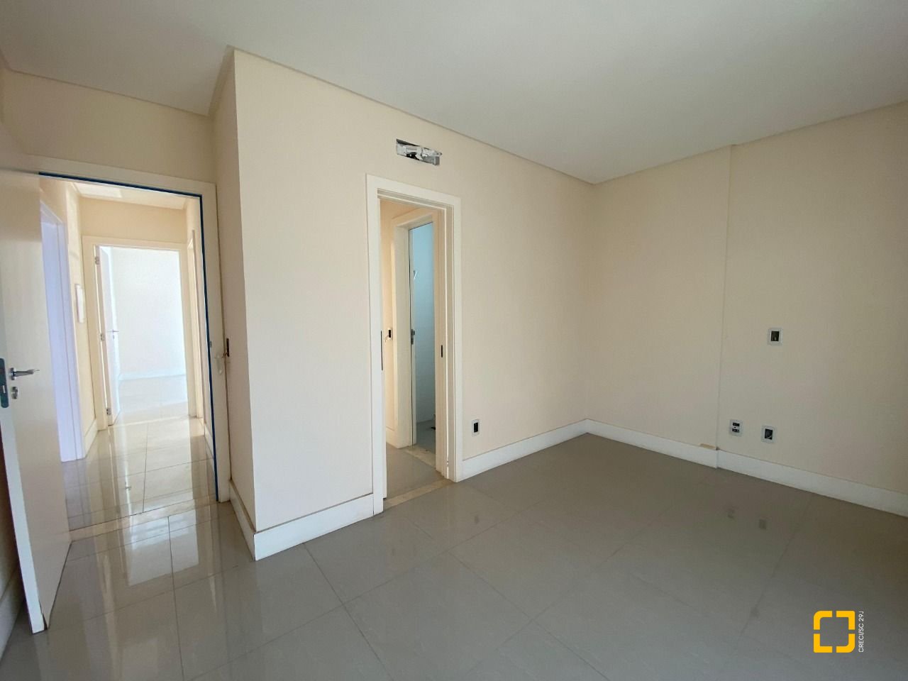 Apartamento com 98m², 4 quartos (sendo 1 suíte), 1 garagem, no bairro Pedra Branca em Palhoça