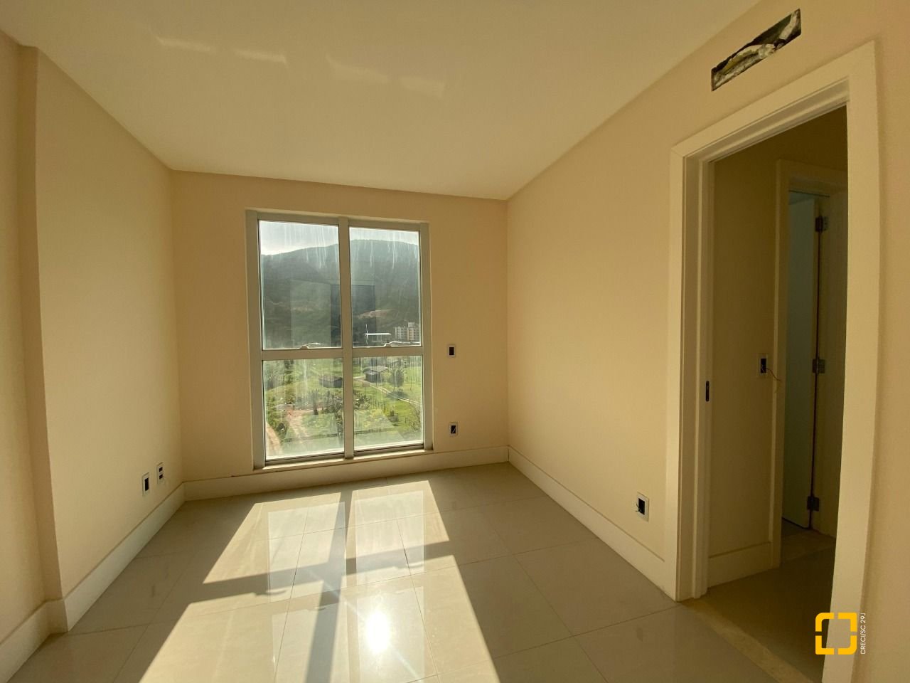 Apartamento com 98m², 4 quartos (sendo 1 suíte), 1 garagem, no bairro Pedra Branca em Palhoça