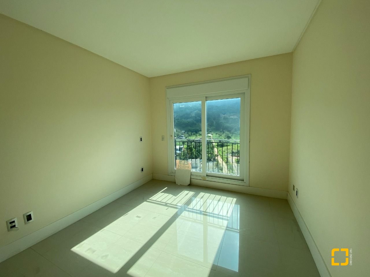 Apartamento com 98m², 3 quartos (sendo 1 suíte), 1 garagem, no bairro Pedra Branca em Palhoça