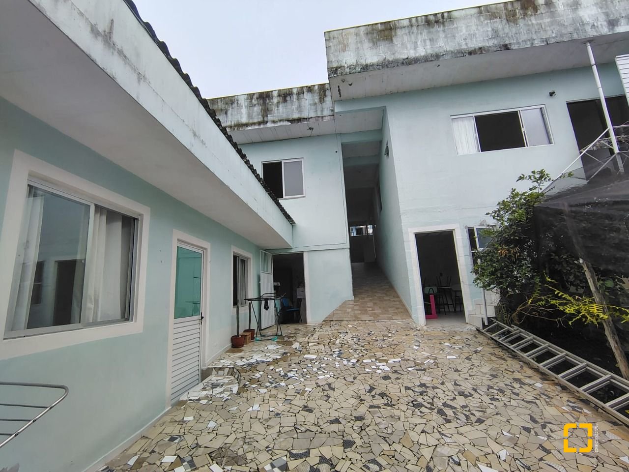 Casa com 230m², 2 garagens, no bairro Jardim Cidade de Florianópolis em São José