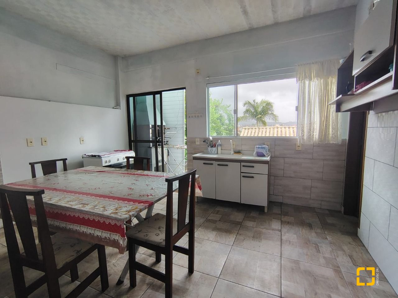 Casa com 230m², 2 garagens, no bairro Jardim Cidade de Florianópolis em São José