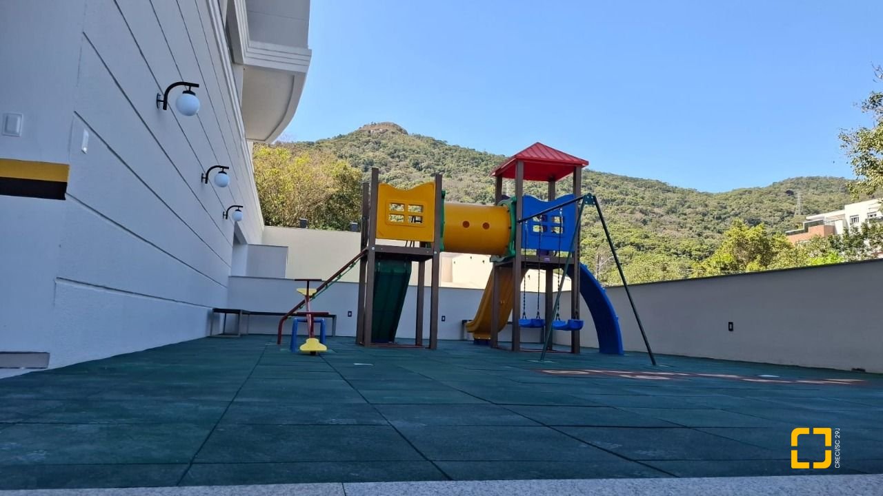 Apartamento com 98m², 4 quartos (sendo 1 suíte), 2 garagens, no bairro Saco Grande em Florianópolis